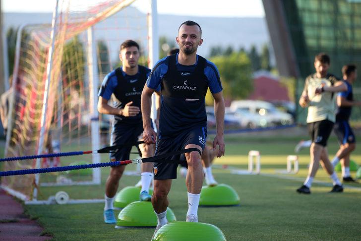 Kayserisporlu Kolovetsios: "Beşiktaş maçında çok iyi bir performans ortaya koyduk" G2