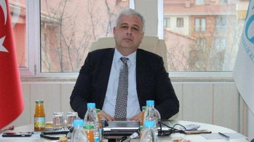 SGK Başkanı Kürşad Arat kimdir? Kürşad Arat nereli ve kaç yaşında, ne mezunu, hangi görevlerde bulundu?