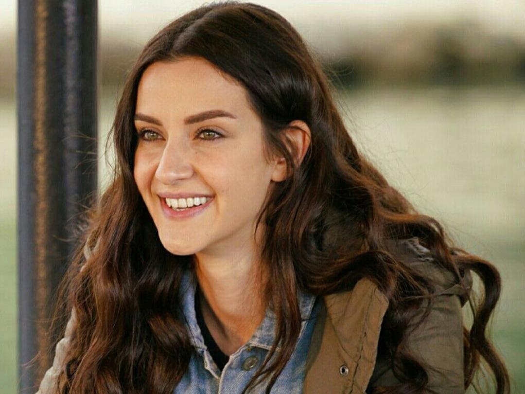 Hayranlarını ikiye b&ouml;lm&uuml;şt&uuml;! İrem Helvacıoğlu&rsquo;ndan estetik a&ccedil;ıklaması 