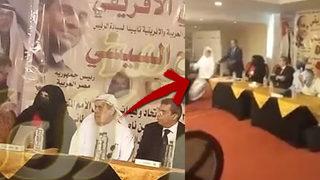 Suudi iş insanı konuşma yaparken yere yığıldı! Ölüm anı kameralara yansırken, sosyal medyada çok konuşuldu