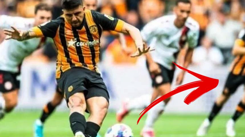 SON DAKİKA: 'Ne yaptın Ozan!' İngiltere'de gündem oldu... "Ya Ronaldo, ya Messi"