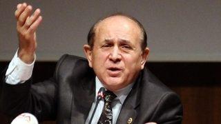 Burhan Kuzu: Avrupa Birliği vizesiz geçişi onaylamazsa mültecileri Avrupa'ya göndeririz