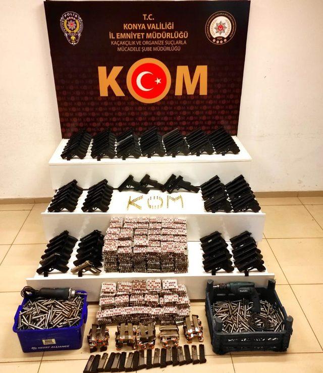 Konya'da kaçak silah imalatı ve ticareti yaptığı öne sürülen 5 kişi tutuklandı