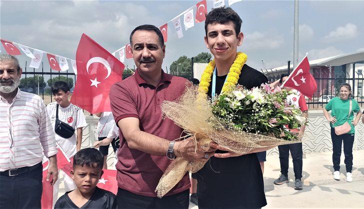 Dünya ikincisi genç tekvandocu, memleketi Osmaniye'de törenle karşılandı G2