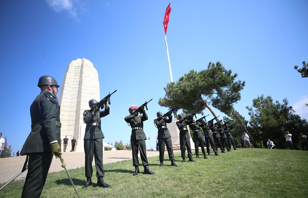 Tarihi Gelibolu Yarımadası'nda Anafartalar Zaferi'nin 107'nci yıl d&ouml;n&uuml;m&uuml; etkinliği d&uuml;zenlendi