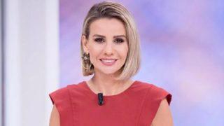Güzel sunucu Esra Erol mini şortlu pozlarıyla Instagram'a damga vurdu!