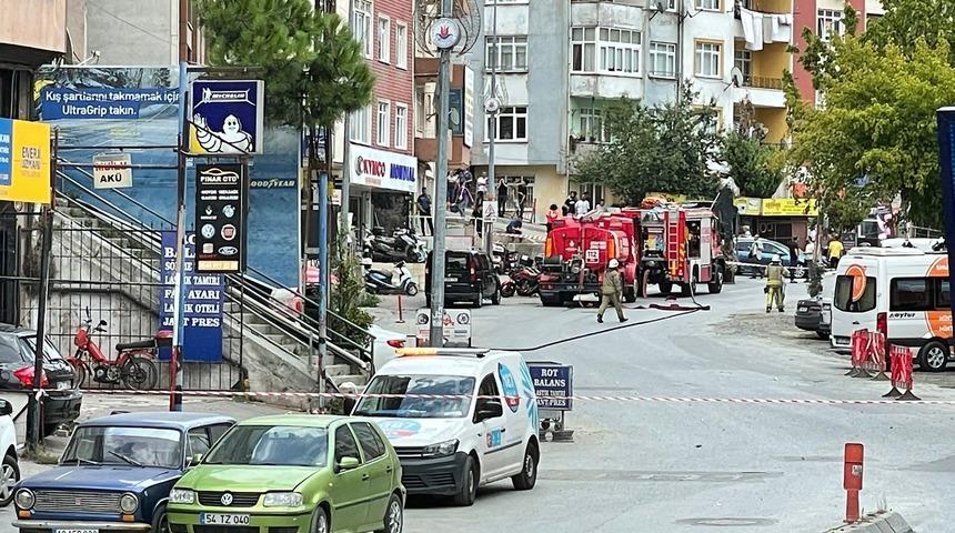 Kağıthane'de çalışma sırasında delinen doğalgaz borusu korkuya neden oldu