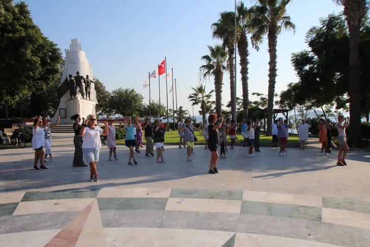 Bodrum'da yüzlerce kişi 30 Ağustos'ta aynı anda zeybek oynayacak G5