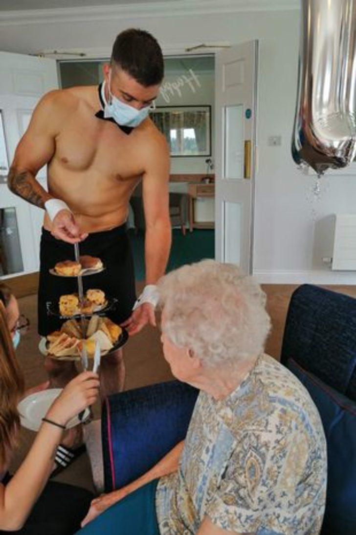 Huzurevinde yaşayan bir kadın, 106. doğum gününde çıplak garson istedi! O anlar sosyal medyada gündem oldu G1