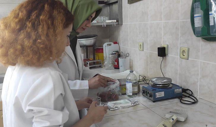 Mersin'de "dana etli" diye satılan sucuğun tavuk etinden yapıldığı belirlendi G2