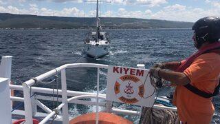 Çanakkale Boğazı'nda arızalanan tekne KEGM ekiplerince kurtarıldı