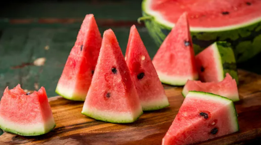 Çöpe atmayın! Saymakla bitmeyen karpuz çekirdeği faydaları 
