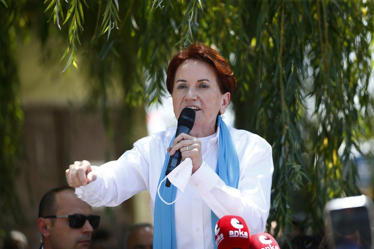 İYİ Parti Genel Başkanı Meral Akşener, Niğde'de ziyaretlerde bulundu