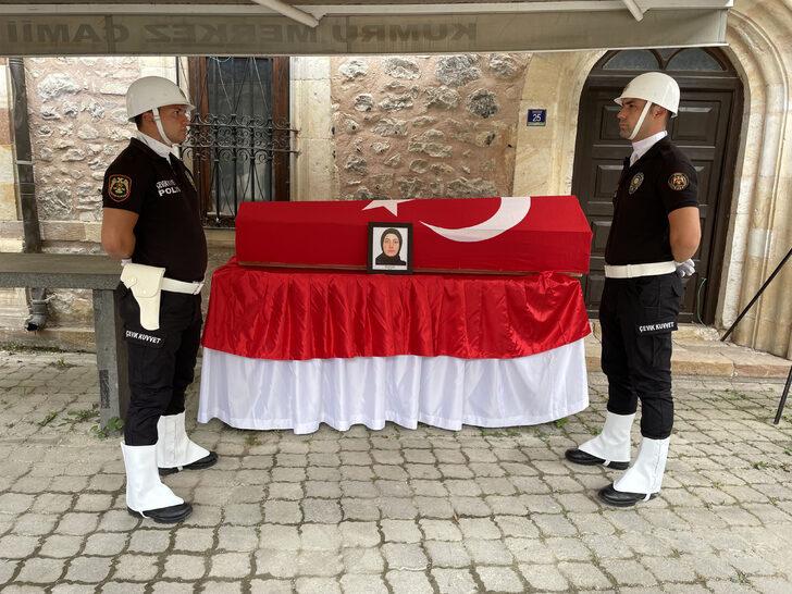 Giresun'da lunaparktaki kazada hayatını kaybeden komiser yardımcısının cenazesi defnedildi G1