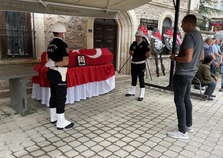 Giresun'da lunaparktaki kazada hayatını kaybeden komiser yardımcısının cenazesi defnedildi G2