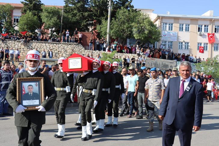 Şehit Uzman Onbaşı Mustafa Demir, Adıyaman'da son yolculuğuna uğurlandı G4