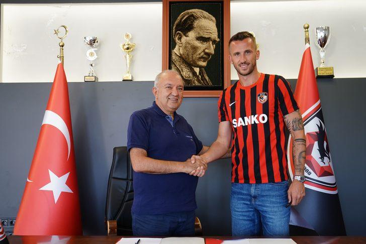 Gaziantep FK, Tomas Pekhart'ı transfer etti G4
