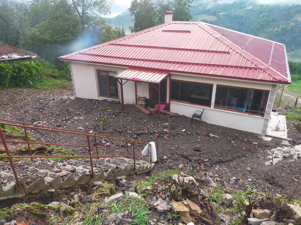 D&uuml;zce'de aşırı yağış, taşkına neden oldu