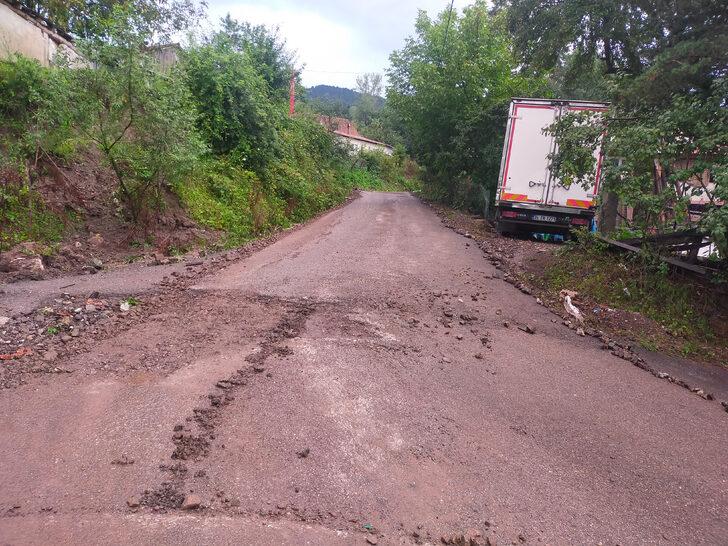 Düzce'de aşırı yağış, taşkına neden oldu G4