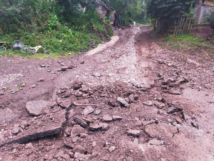 Düzce'de aşırı yağış, taşkına neden oldu G5