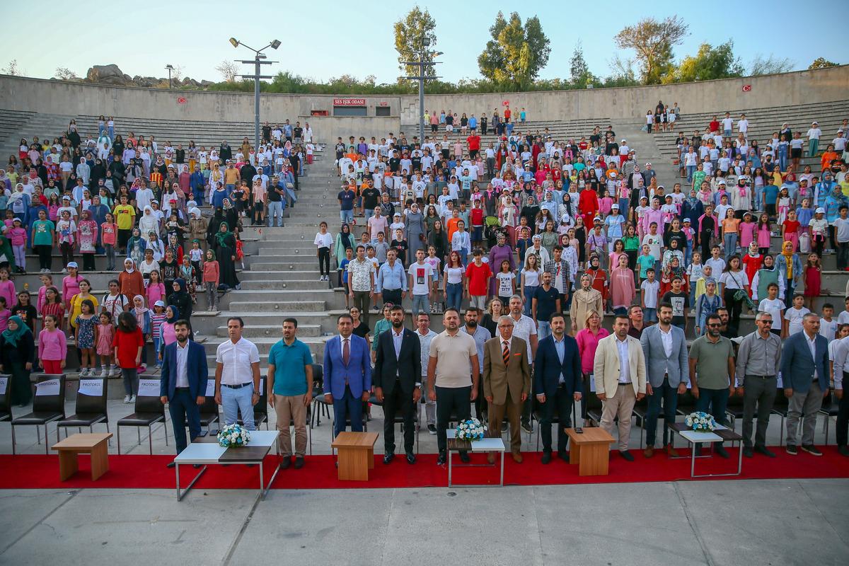 T&Uuml;GVA'nın İzmir'deki "Yaz Okulu Projesi"nin finali yapıldı