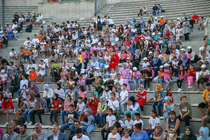 TÜGVA'nın İzmir'deki "Yaz Okulu Projesi"nin finali yapıldı G3