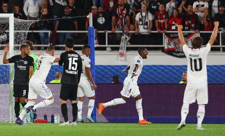 Son dakika: Karim Benzema tarihe geçti, Real Madrid Süper Kupa'yı müzesine götürdü! G4