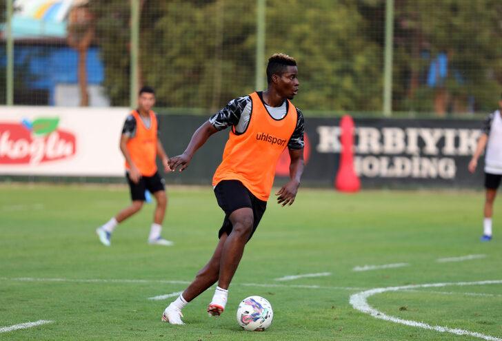 Alanyaspor, Beşiktaş maçının hazırlıklarına başladı G4