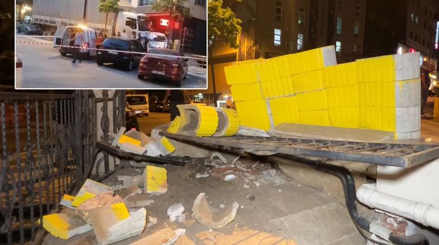 "Ne olduğunu anlayamadık" Park edip indiği kamyon ortalığı savaş alanına çevirdi! Polis ve İGDAŞ ekipleri sevk edildi