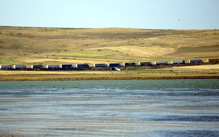 Gürcistan'a açılan Çıldır-Aktaş Gümrük Kapısında tır kuyruğu G4