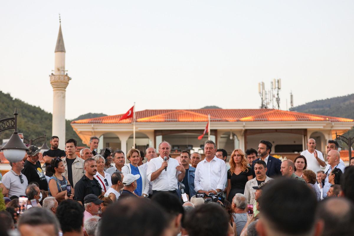 Memleket Partisi Genel Başkanı İnce, İzmir'de partilileriyle bir araya geldi: