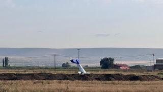 Afyonkarahisar'da eğitim uçağı üniversitenin içine düştü! Gün aydınlanınca böyle görüntülendi