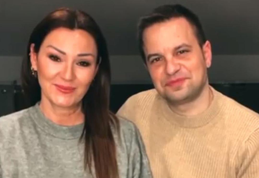 Yağmur Atacan karısı Pınar Altuğ'un bikinili halini paylaştı! "Direnemiyorum ben yaşlanacağım"