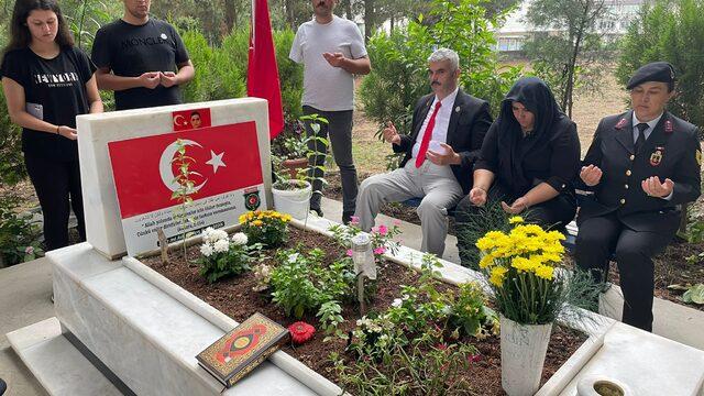 Şehit Başçavuş Ferhat Gedik, Hatay'da mezarı başında anıldı