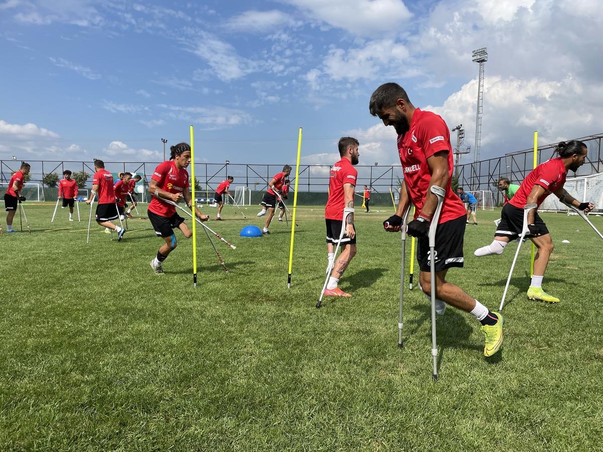 Ampute Milli Futbol Takımı'nın Kocaeli kampı sona erdi