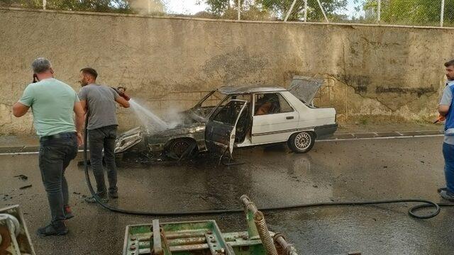 Çankırı'da seyir halindeki otomobil yandı