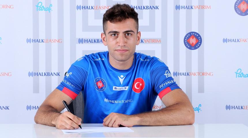 Halkbank, libero Deniz İvgen'i kadrosuna kattı