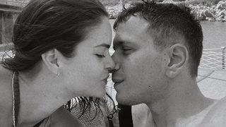 Selahattin Paşalı'nın eşi Lara Paşalı'dan emzirme pozu! Ağlamaktan helak olmuştum