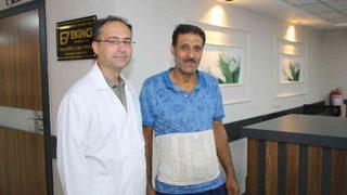 Karın ağrısı şikayetiyle hastaneye gitti, bağırsağında delik olduğunu öğrendi