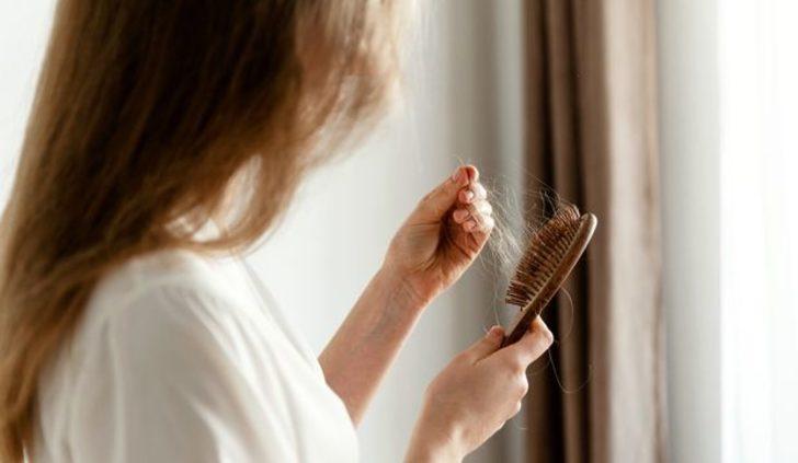 Saç dökülmenizi 1 malzeme ile durdurun! Saç dökülmesine kesin çözüm getiren karanfil kürü