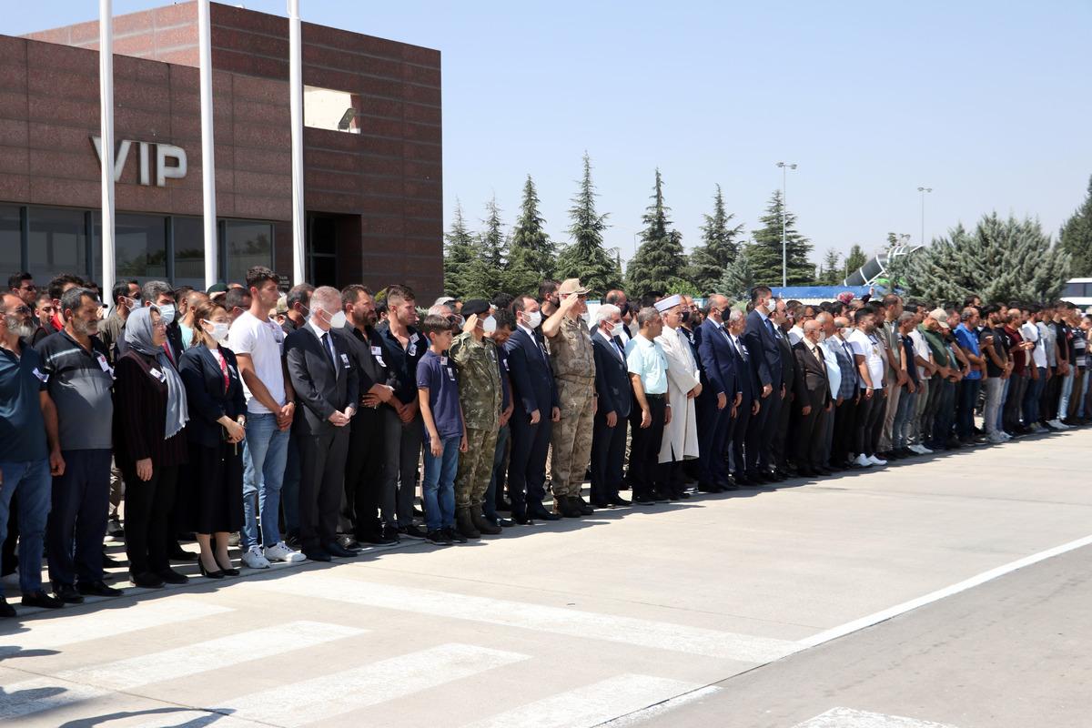 Şehit Şimşek'in naaşı Gaziantep'e getirildi