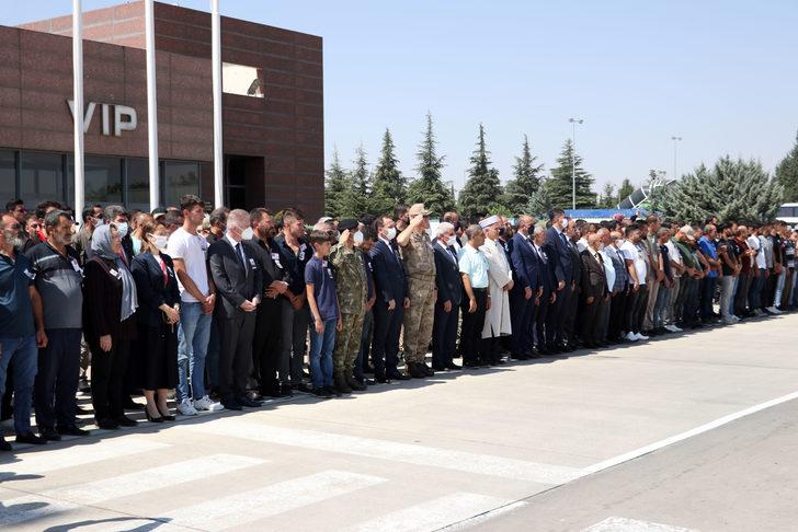 Şehit Şimşek'in naaşı Gaziantep'e getirildi G1