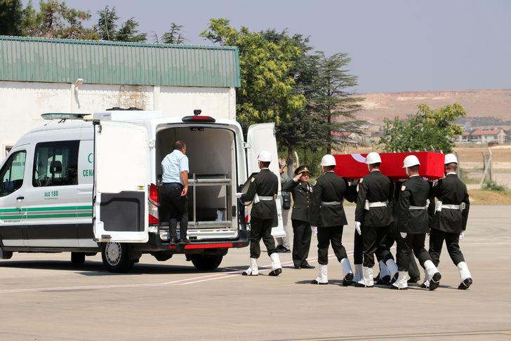 Şehit Şimşek'in naaşı Gaziantep'e getirildi G3