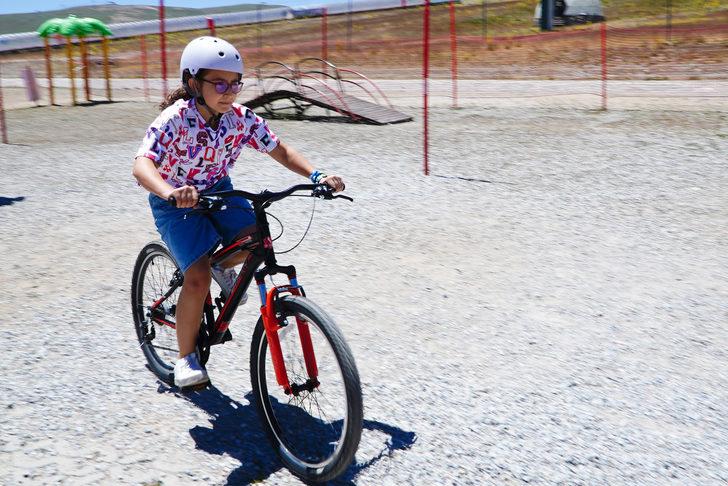 Erciyes Dağı'nda çocuklar için bisiklet ve aktivite parkı kuruldu G3