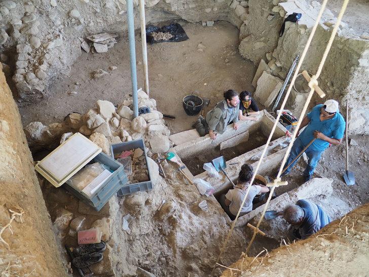 Antandros Antik Kenti'ndeki Roma villası ve nekropolis gün ışığına çıkarılıyor G4