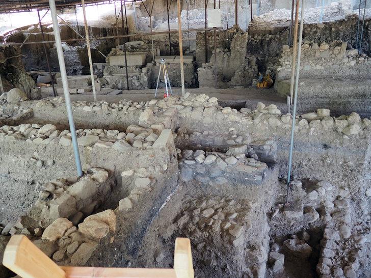 Antandros Antik Kenti'ndeki Roma villası ve nekropolis gün ışığına çıkarılıyor G5