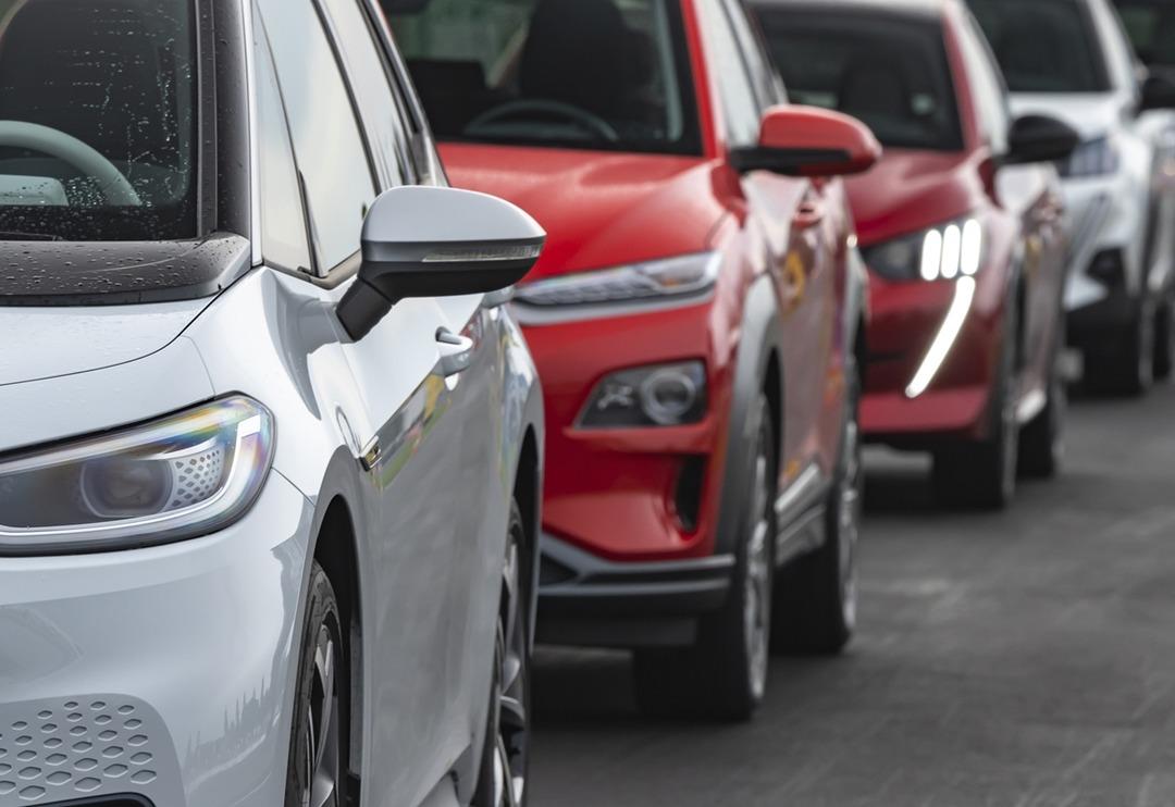 Gelecek yıl ikiye katlanacak! Elektrikli otomobilde vergi kararı sonrası merak ediliyordu: 200 bine de var 7,5 milyona da&hellip;