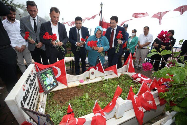Eren Bülbül şehadetinin beşinci yılında mezarı başında anıldı G3