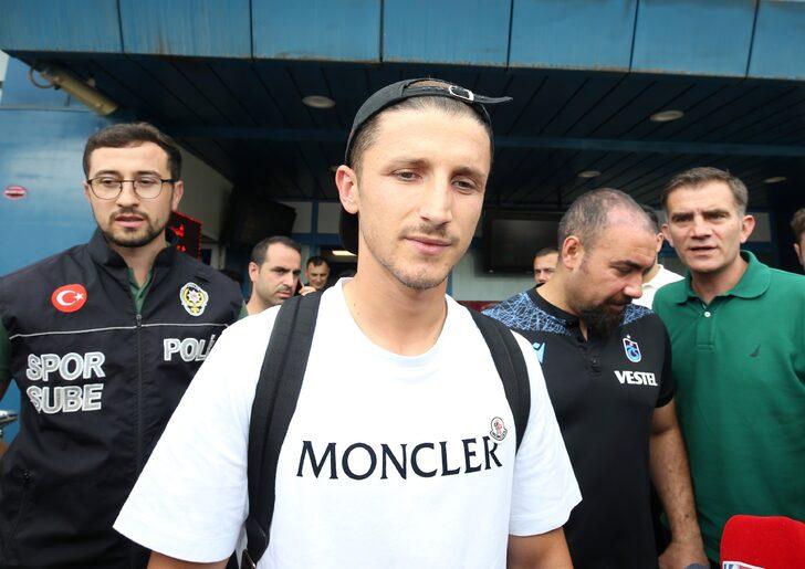 Trabzonspor'un transfer görüşmeleri yaptığı Makedon Enis Bardhi, Trabzon'a geldi G3
