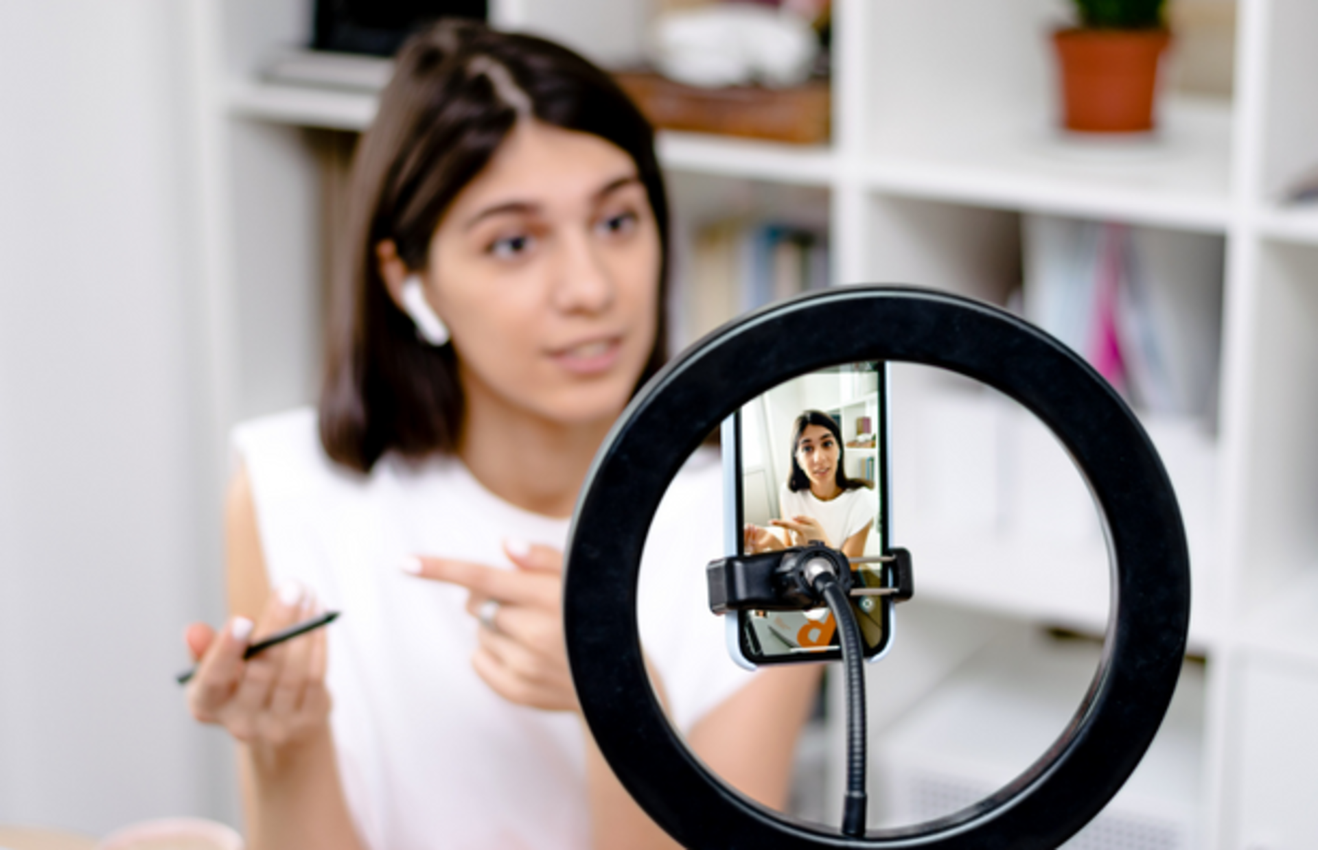 Sosyal medyayla uğraşmak isteyenlerin tüm ihtiyaçlarını karşılayacak tripod önerileri